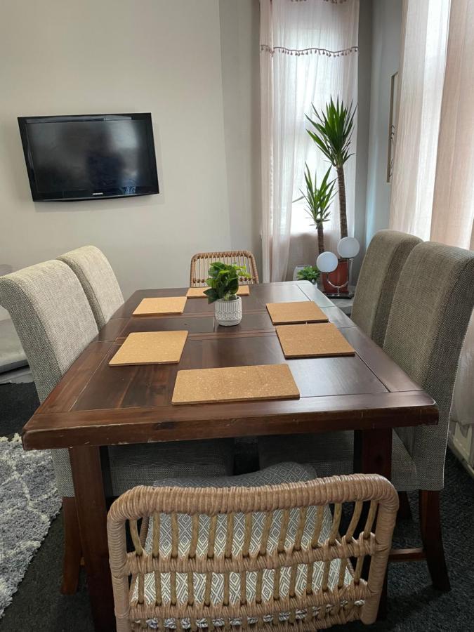 Perfect For Large Groups, Sleeps 15 Close To City Centre Sheffield Buitenkant foto